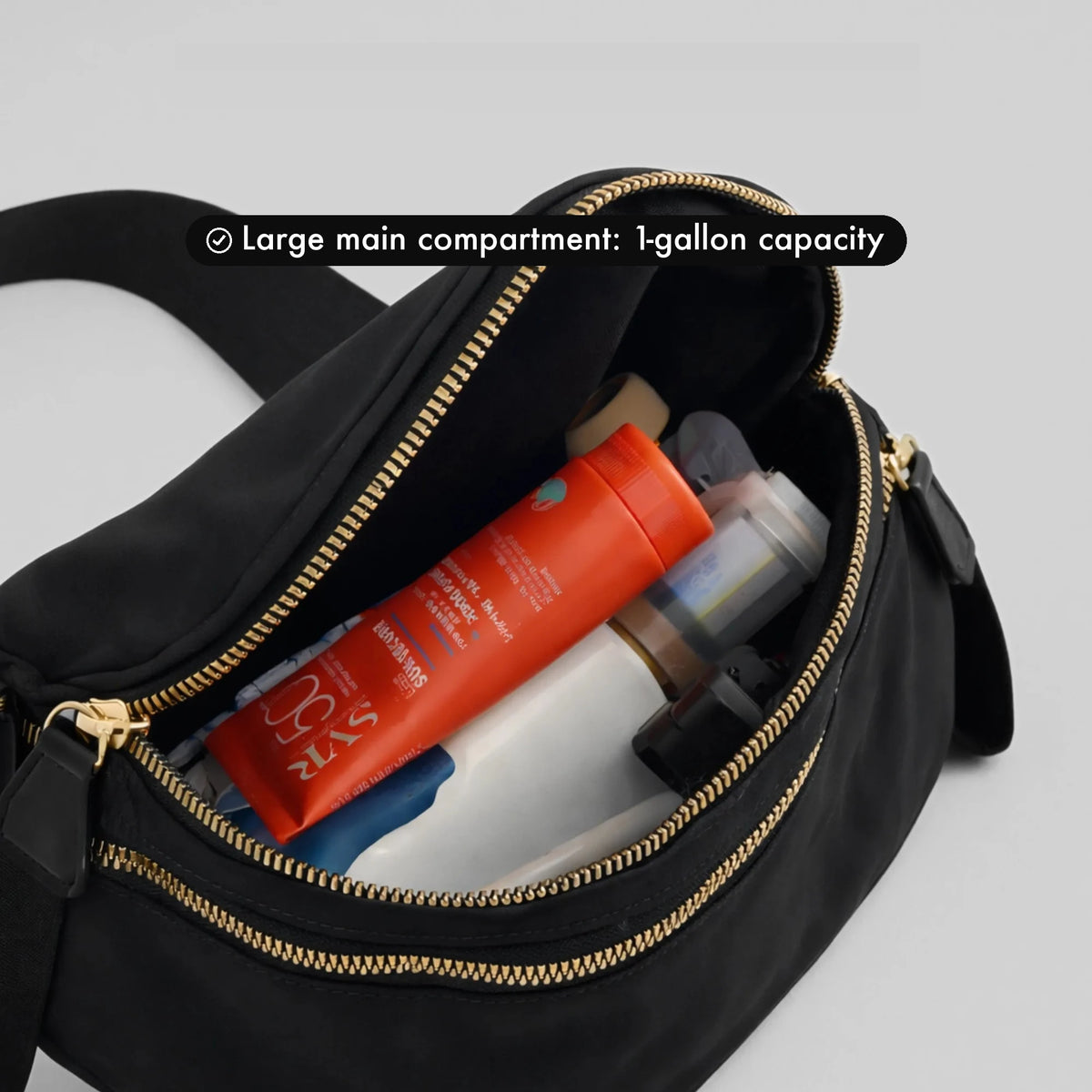 Large main compartment: 1-gallon capacity - Full Black