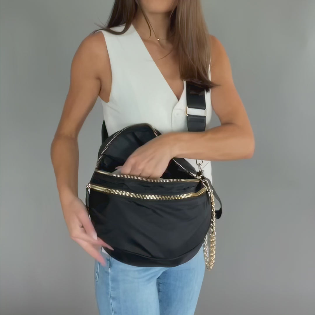 La Spacieuse holds a gallon jug - capacity demo